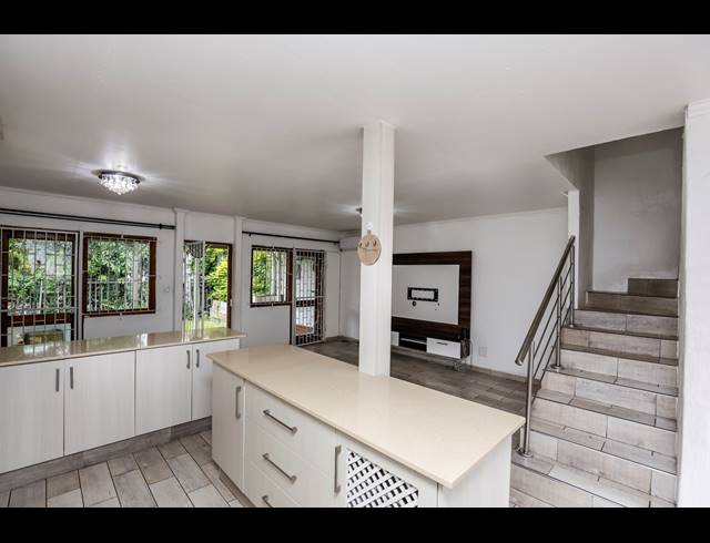 3 BEDROOM TOWNHOUSE TO LET IN MANOR GARDENS